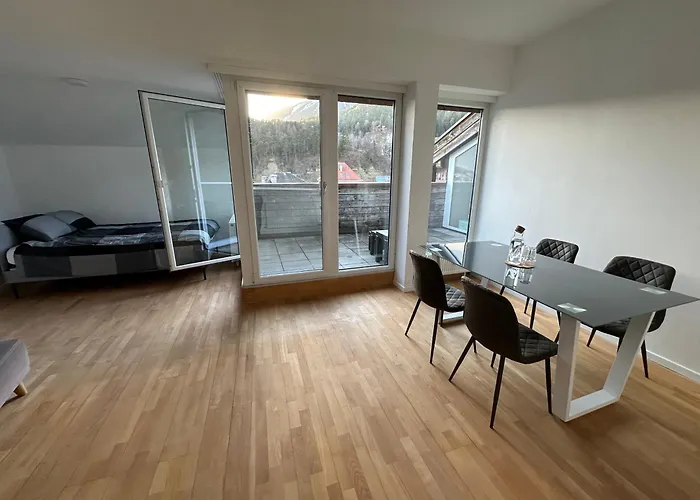 شقة Geraeumiges Sonniges Mit Bergblick *