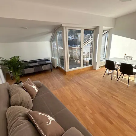 Geraeumiges Sonniges Mit Bergblick Apartamento