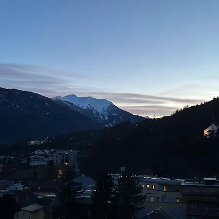 Geraeumiges Sonniges Mit Bergblick امست